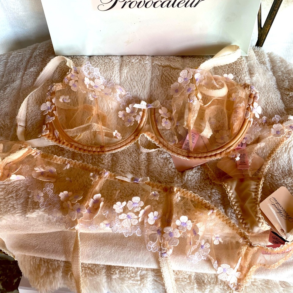 Agent provocateur new set 34dd sm